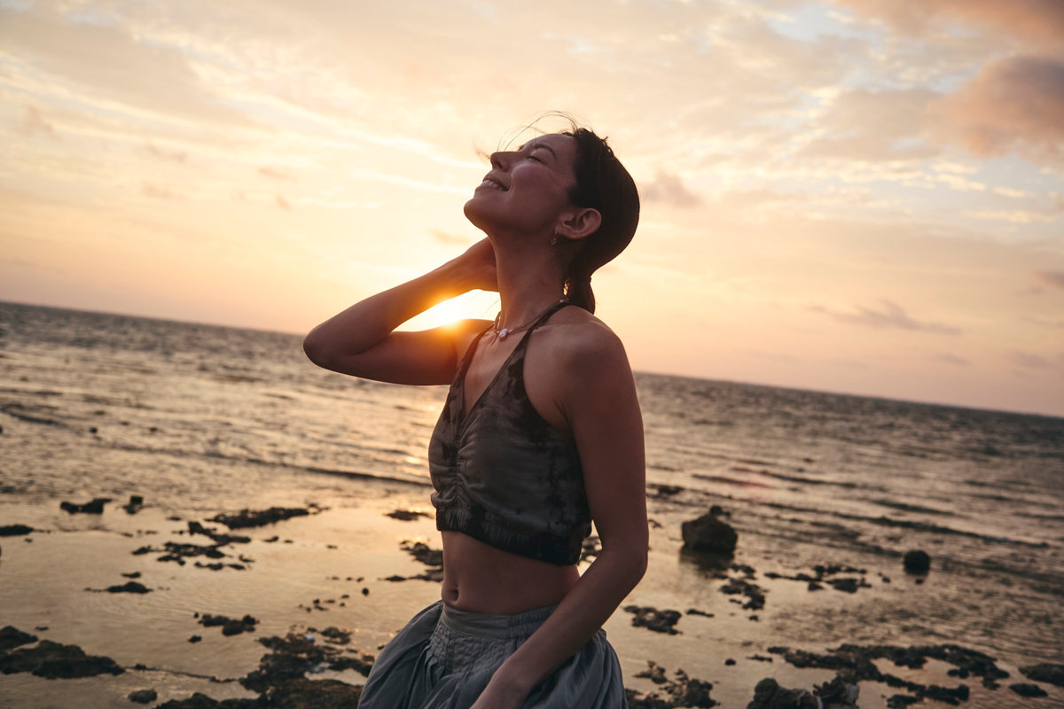 yinyang ヨガウェア Vフィットロングスリーブ ネイビー Vフィットロングスリーブ – yinyang - yoga & meditation wear