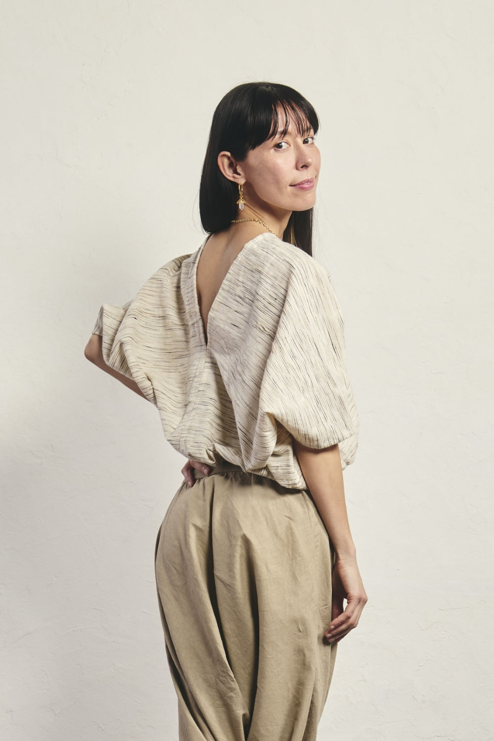 yinyang ハンドウーブントップ　グレー ハンドウーブントップ – yinyang - yoga & meditation wear