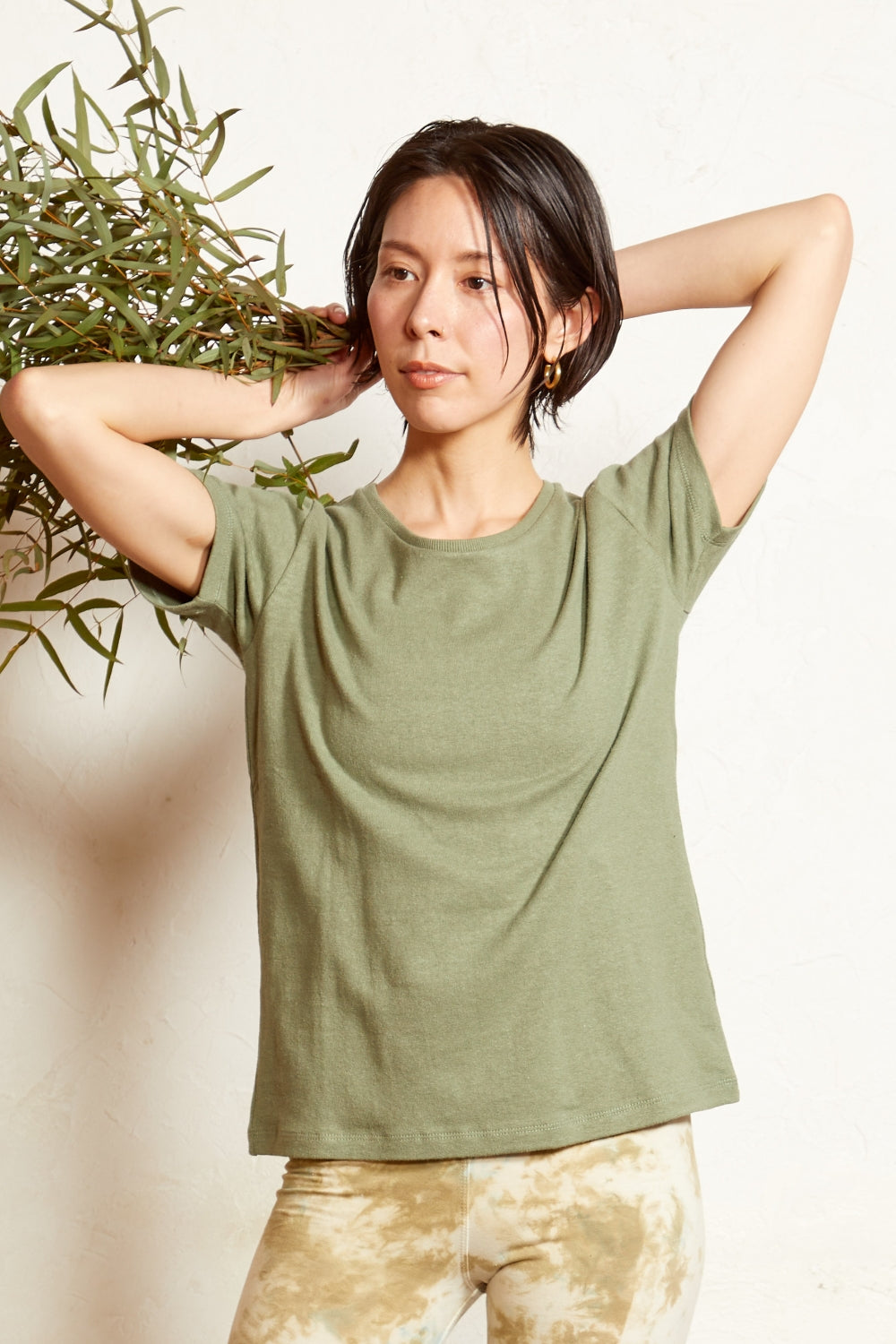試着のみ　yinyang ベージュ 五分袖 Tシャツ 試着のみ yinyang ベージュ 五分袖 Tシャツ 試着のみ yinyang