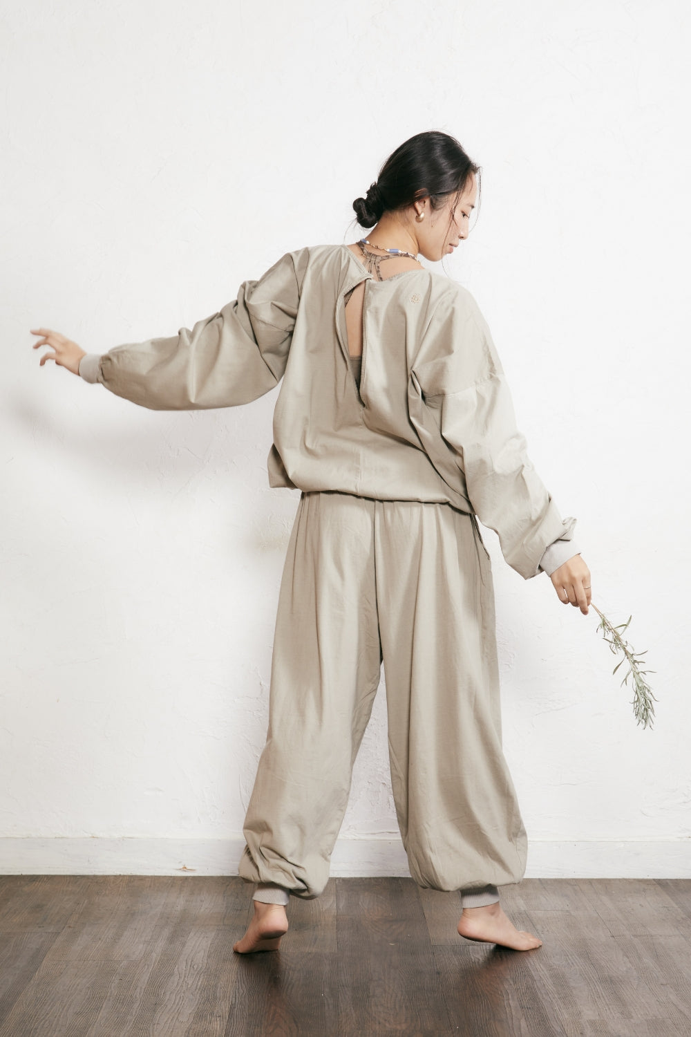 【新品】インヤン yinyang レースアップ ジャンプスーツ【完売品】 レースアップジャンプスーツ – yinyang - yoga & meditation wear